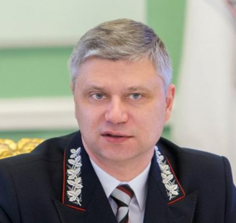 Если выстроится нормальная система прейскуранта с хорошей прибыльностью, доходностью, тогда, может быть, и можно будет рассматривать алгоритм приватизации», - сказал Белозеров.