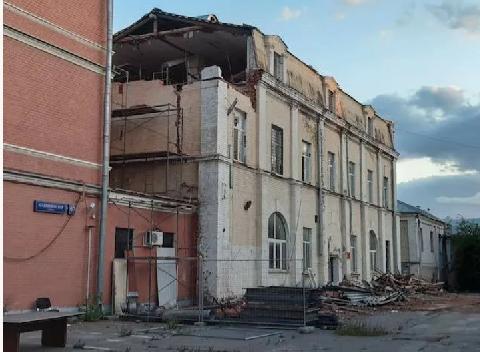 Москва, ул. Садовническая, д.63, стр. 4,6  здание  582 кв.м, Цена : 135.000.000 руб. ( продажа )