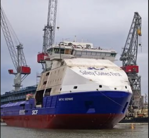 «Совкомфлот» - крупнейшая российская судоходная компания, специализируется на перевозке углеводородов, обслуживании шельфовой разведки и добычи нефти и газа.