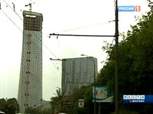 Застройщик "Дома на Мосфильмовской" начал разбирать небоскреб