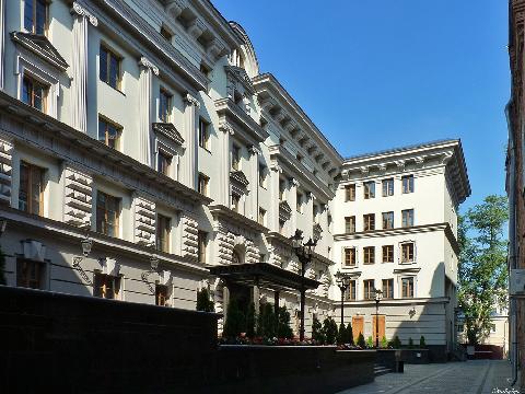 Москва, Малая Ордынка, д. 15, нежилое здание  7654,1 кв.м, Цена : 1.100.000.000 руб. (продажа)