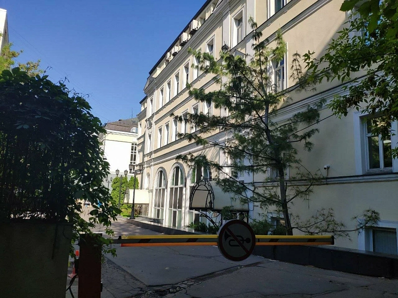 Нежилое здание 1717 кв.м с участком 604  кв.м, пер. 1-й Колобовский, д. 6, стр. 3, Цена : 652.460.000 руб. (продажа)