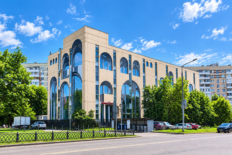Нежилое здание 5192,3 кв.м с участком 2434 кв.м, Кленовый б-р, д. 23 , Цена : 441.320.000 руб. (продажа)