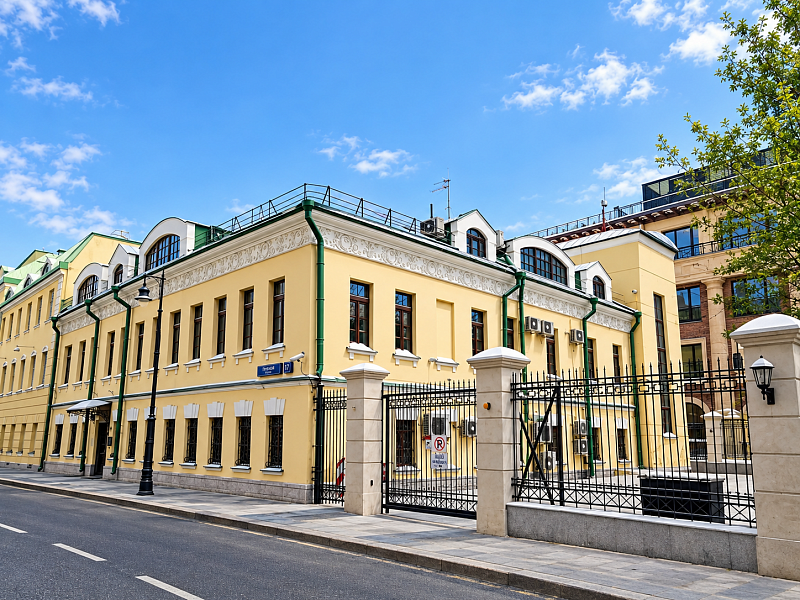 Особняк площадь  1073,8 кв.м с участком 1900 кв.м, пер. 2-й Казачий, д. 3 стр. 1, Цена : 569.220.000 руб. (продажа)